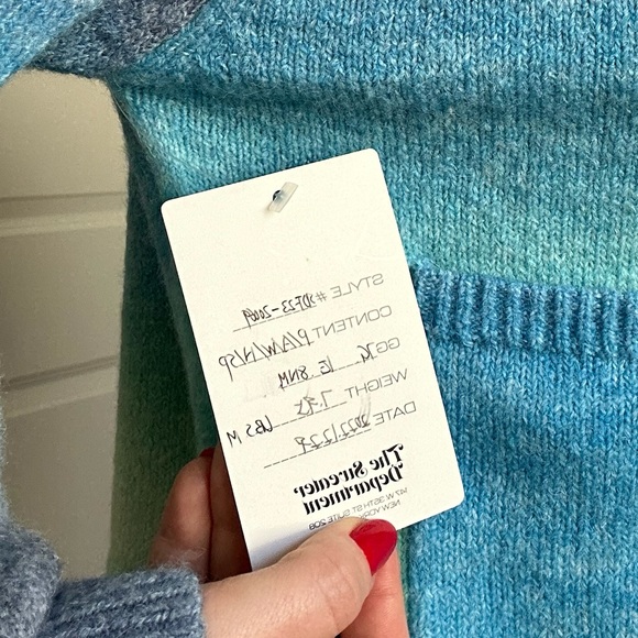 Ombré V-Neck Crop Cardigan With Pockets - Picture 7 of 10